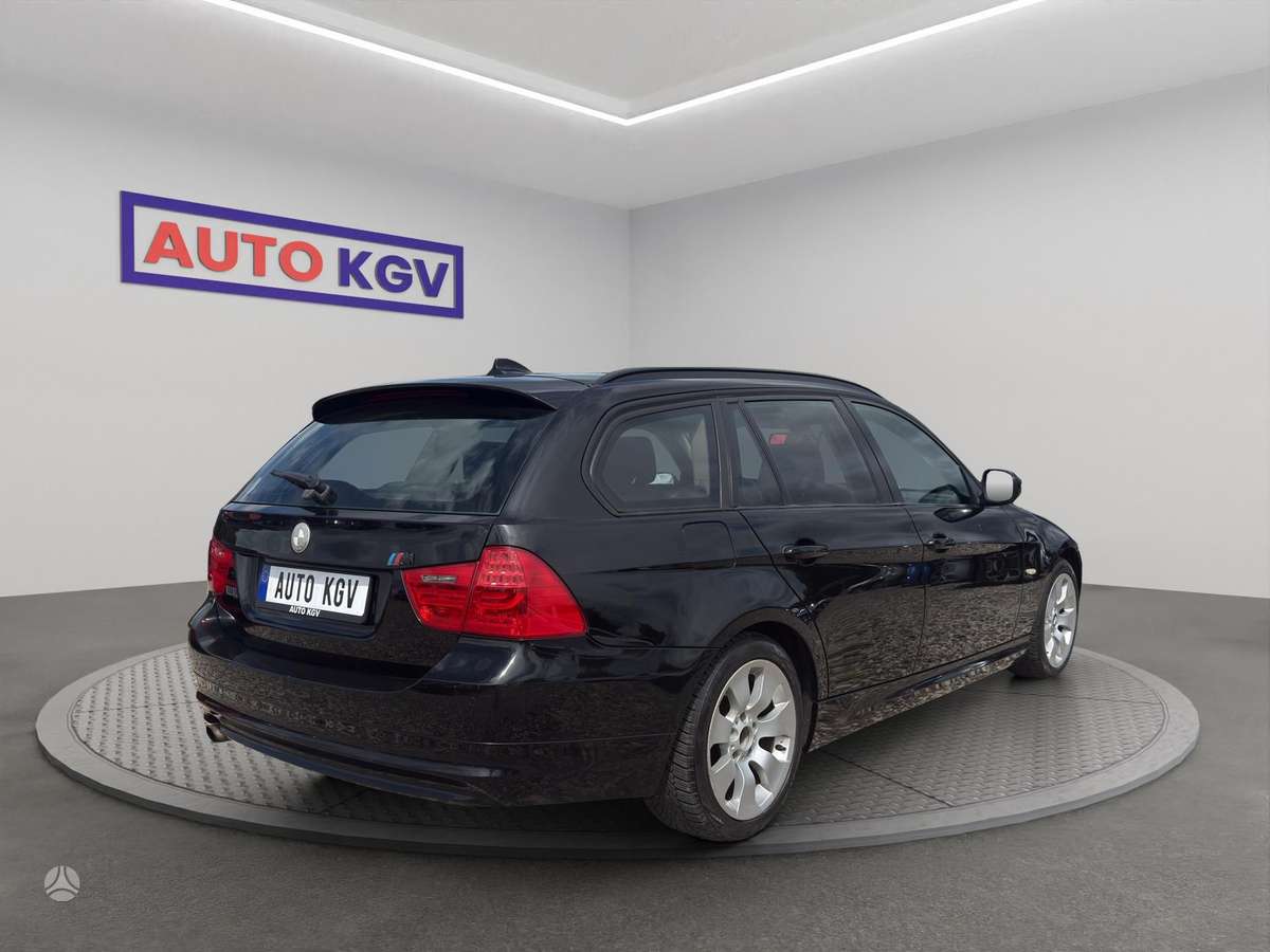 BMW 318 2011 — photo 5