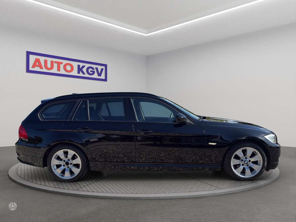 BMW 318 2011 — photo 6