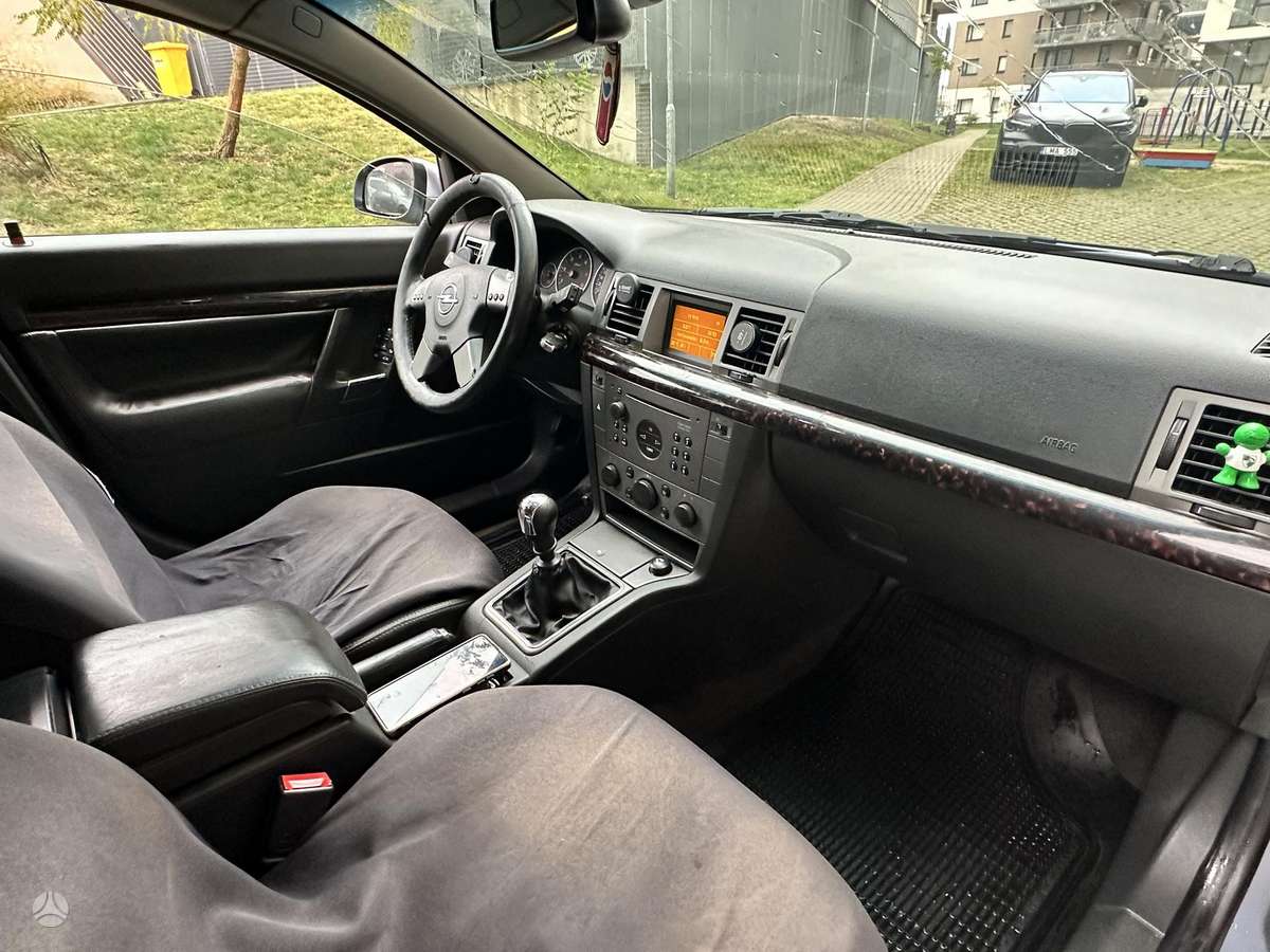 Opel Vectra 2005 — photo 9