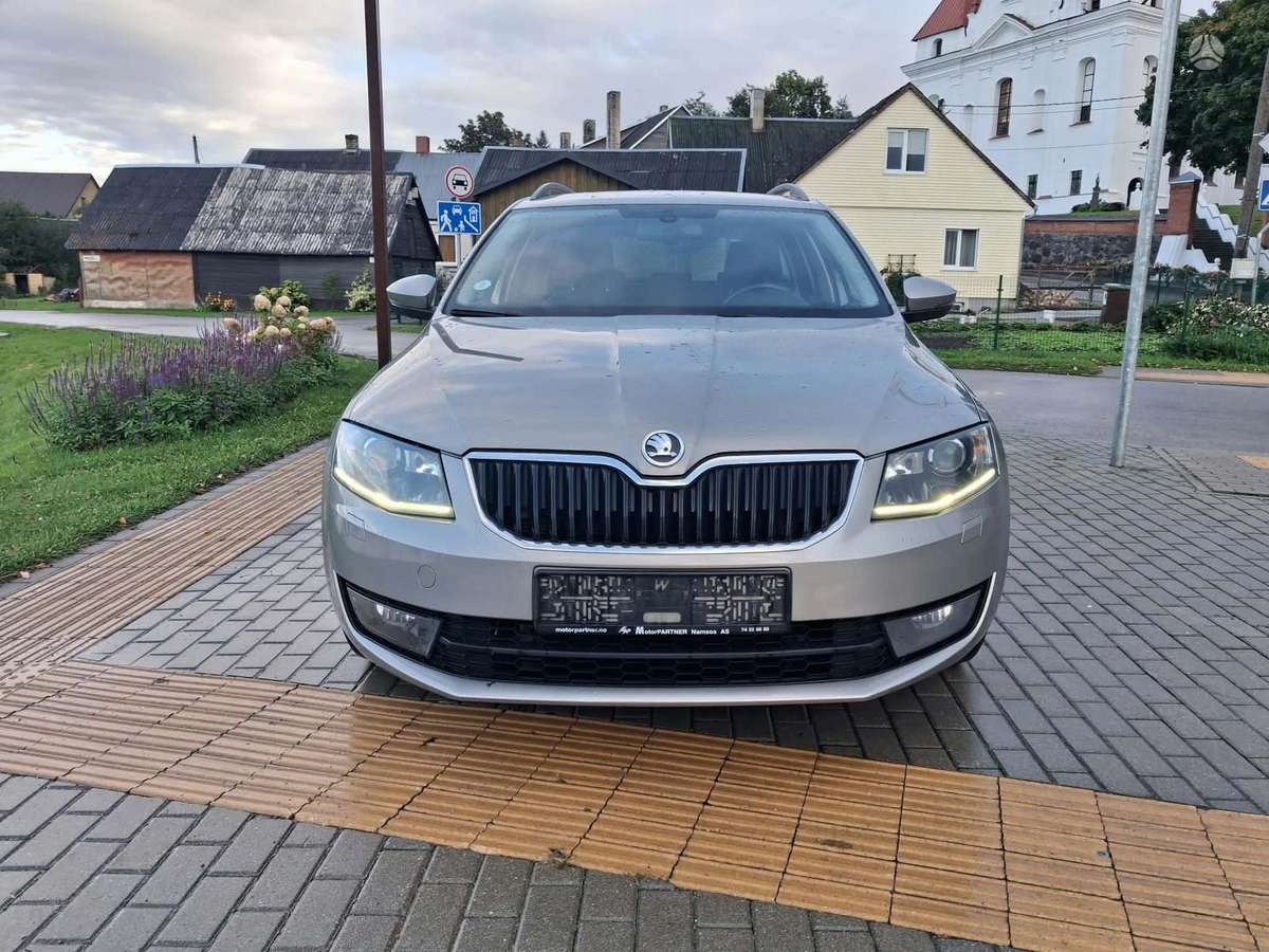 Skoda Octavia 2014 — interior