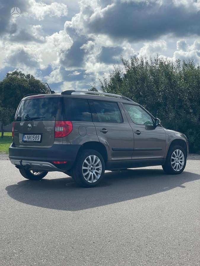 Skoda Yeti 2011 — вигляд ззаду