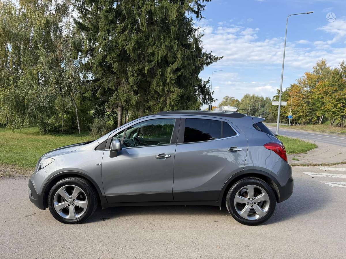 Opel Mokka 2013 — салон