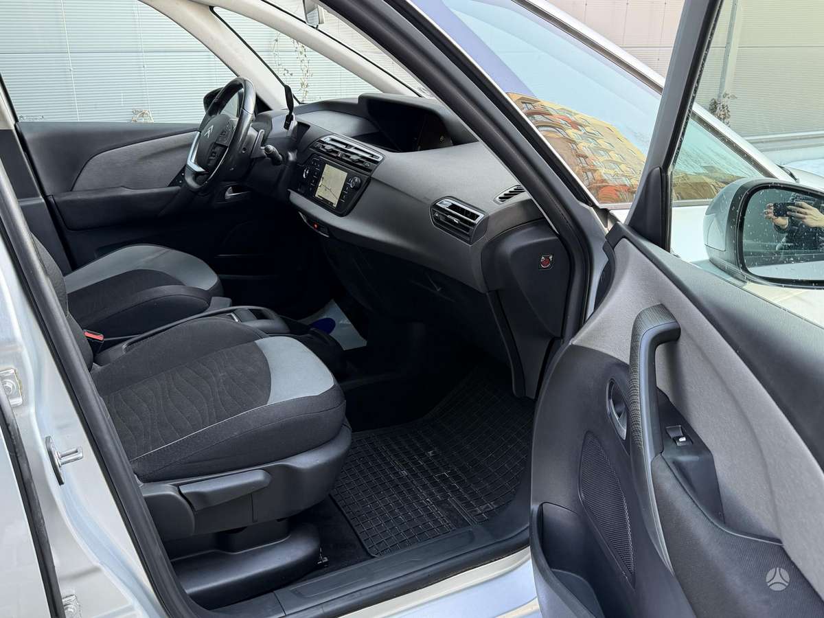 Citroen C4 2015 — photo 17