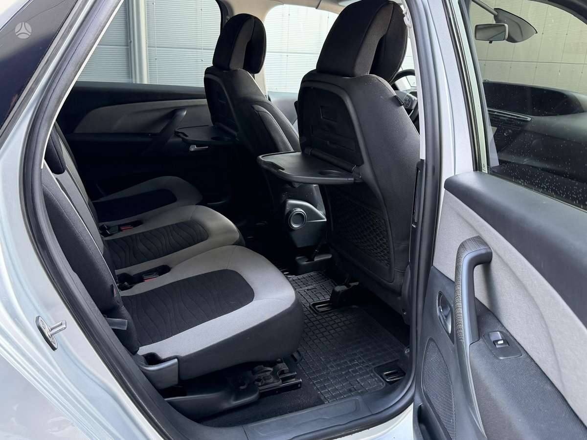 Citroen C4 2015 — photo 19