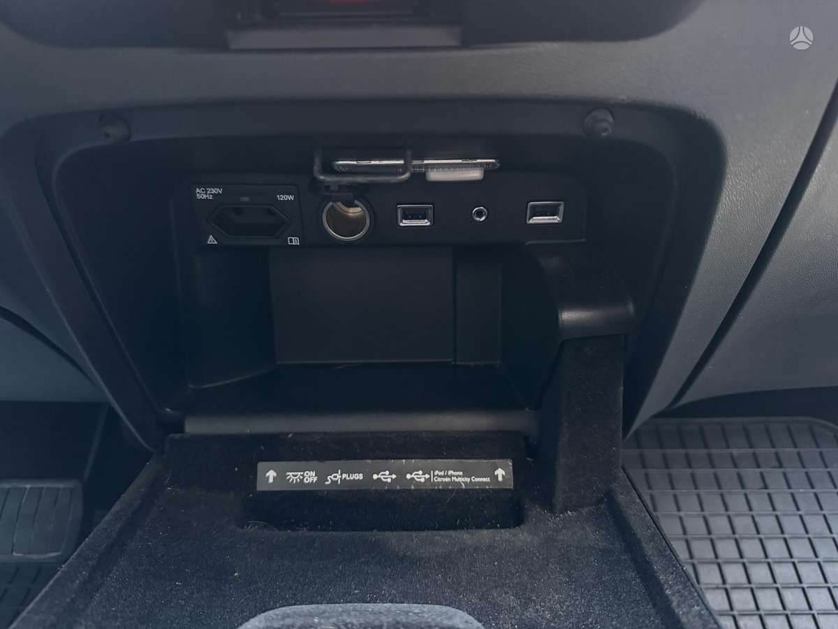 Citroen C4 2015 — photo 23