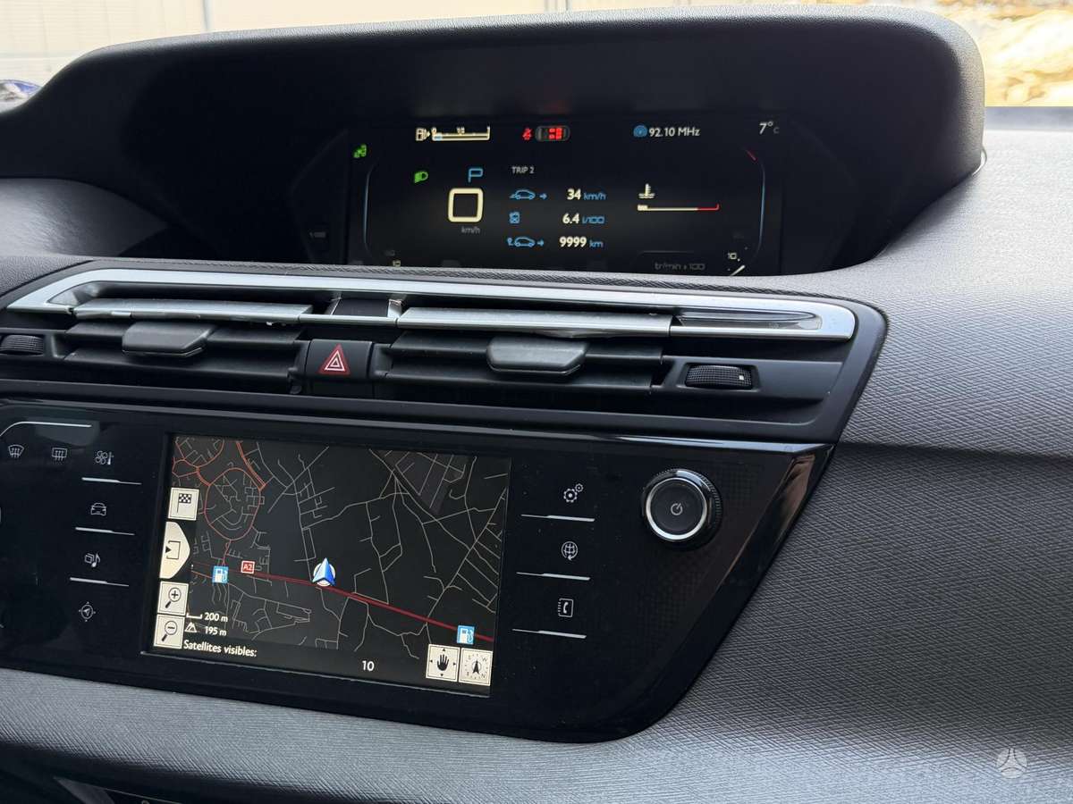 Citroen C4 2015 — photo 28