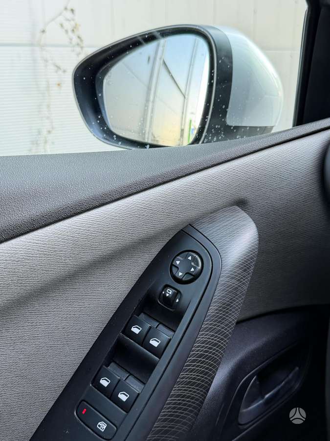 Citroen C4 2015 — photo 29