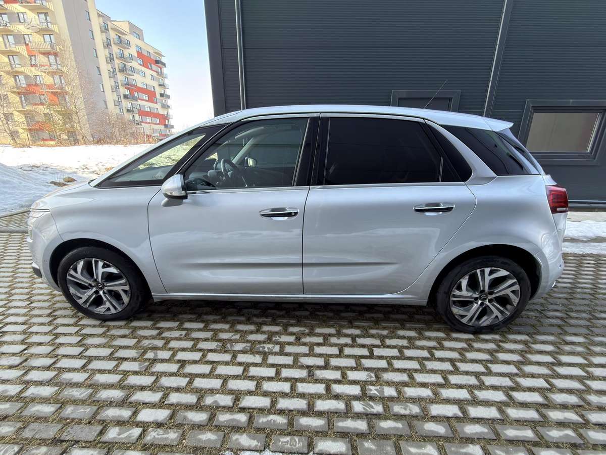 Citroen C4 2015 — engine 2000 cm³, 150 HP (110kW)