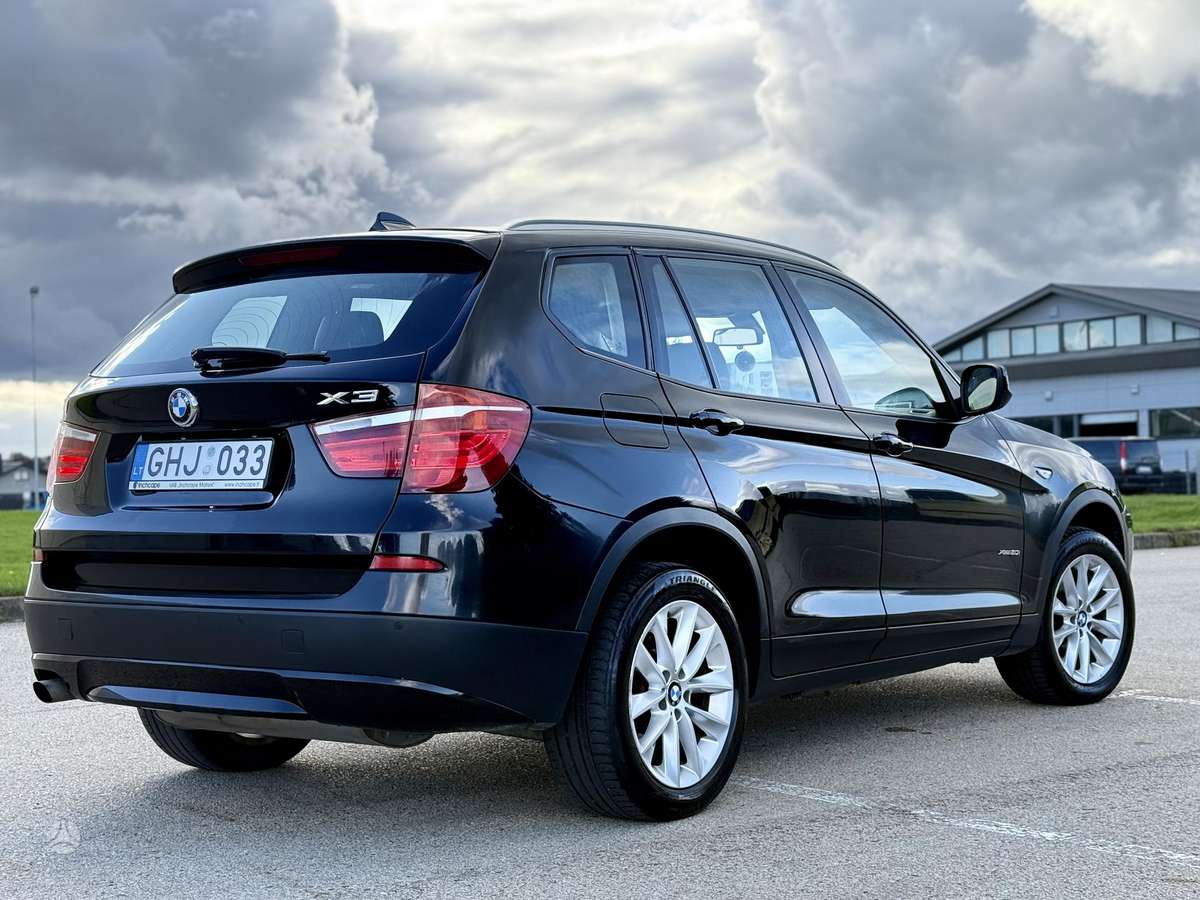 BMW X3 2013 — салон