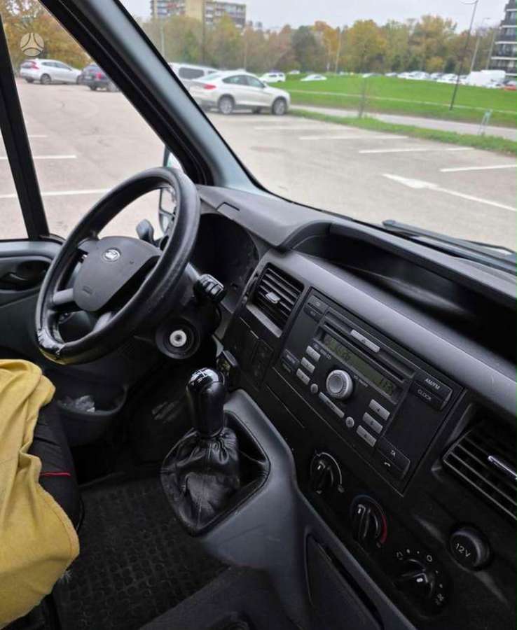 Ford Transit 2010 — салон