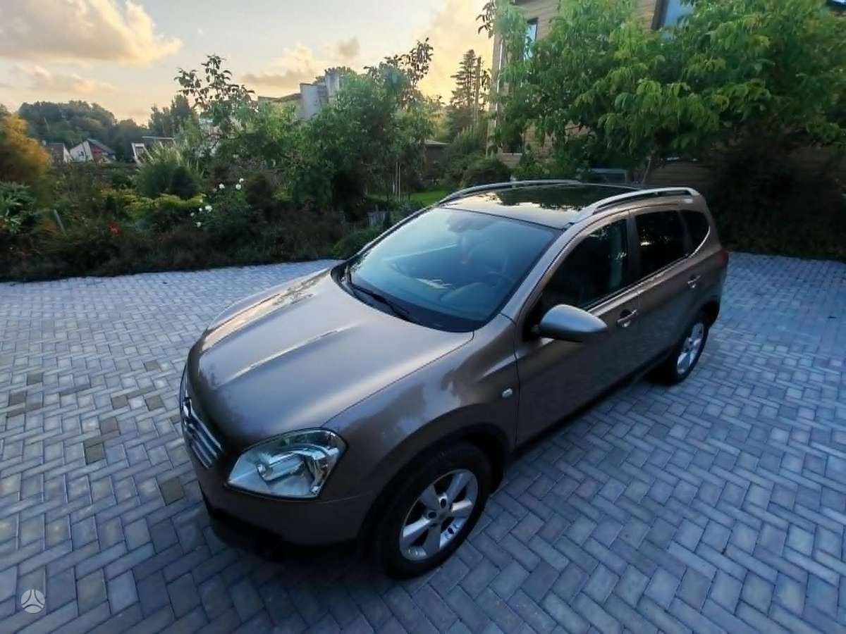Nissan Qashqai+2 2010 — photo 11