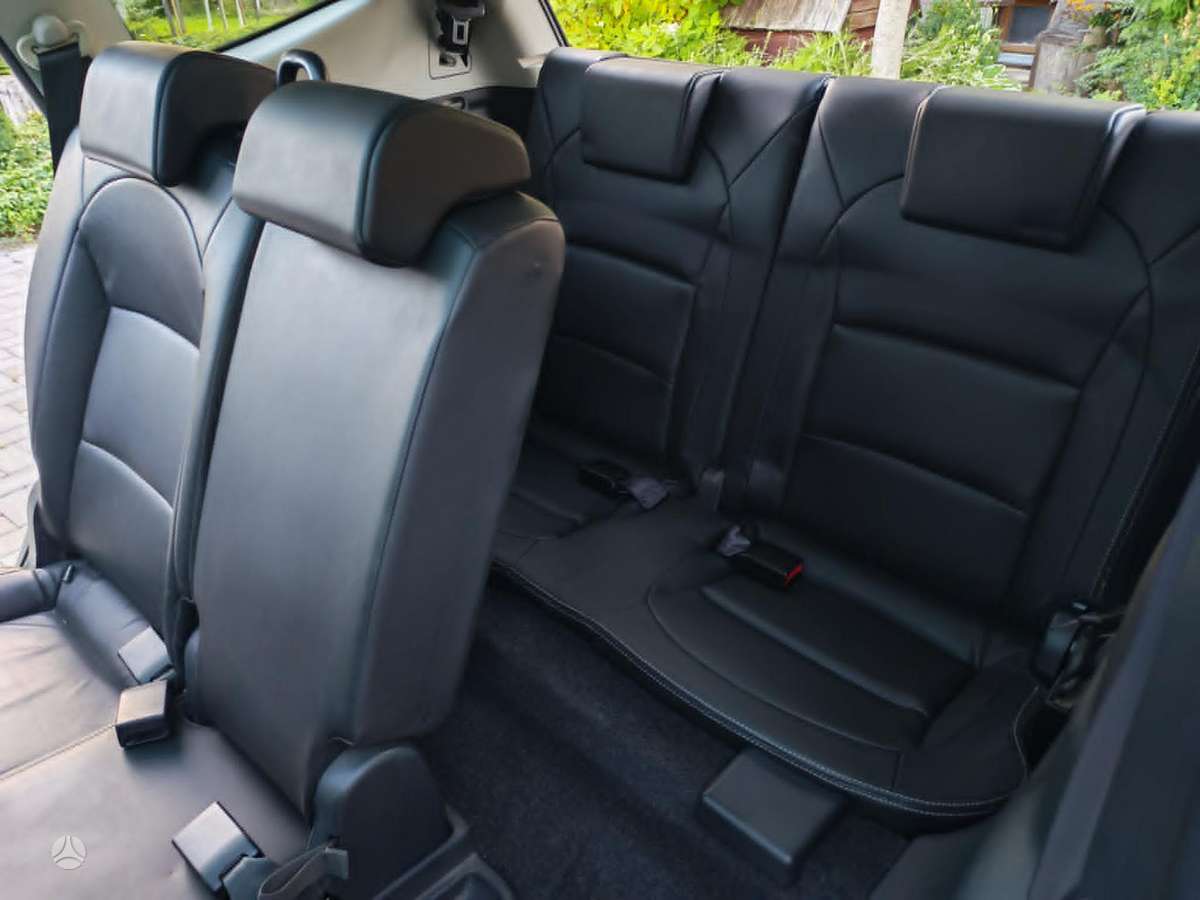 Nissan Qashqai+2 2010 — photo 21