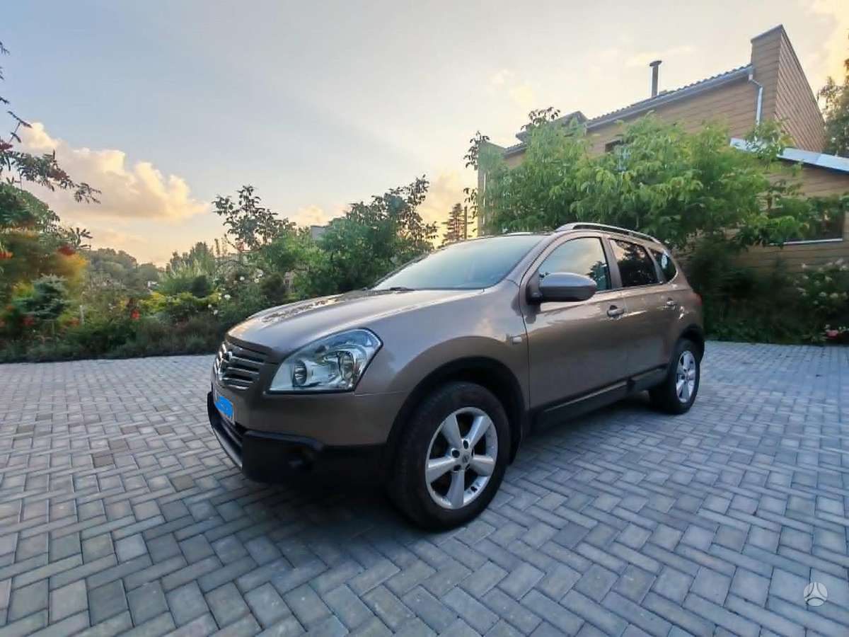 Nissan Qashqai+2 2010 — photo 8