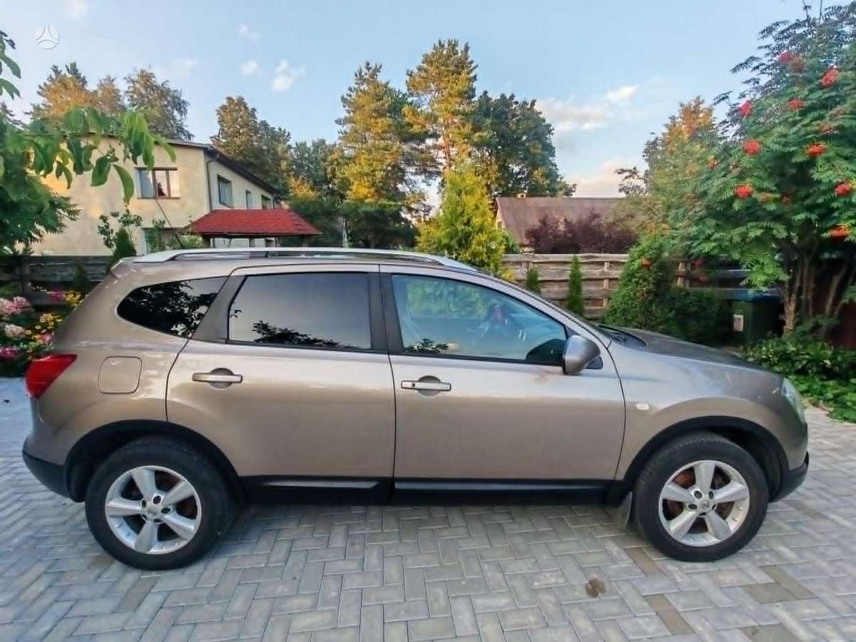 Nissan Qashqai+2 2010 — photo 9