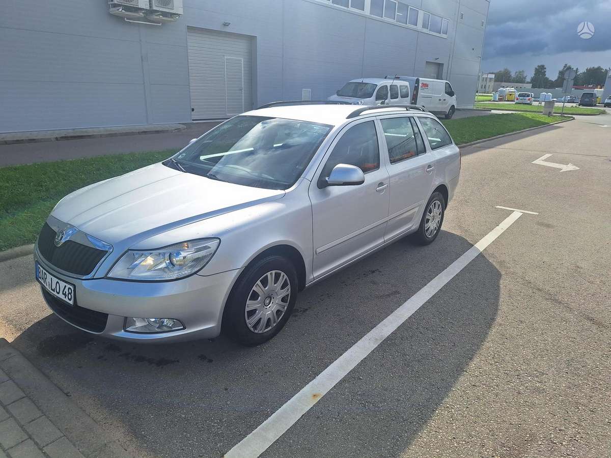 Skoda Octavia 2009 — interior