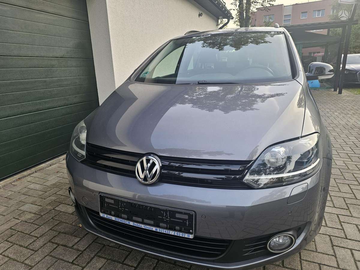 Volkswagen Golf 2013 — rear view