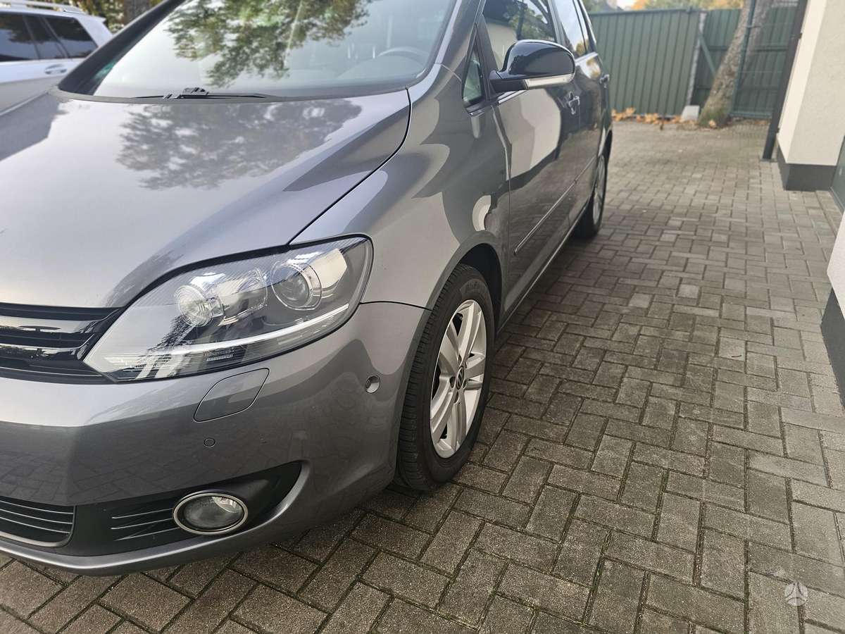 Volkswagen Golf 2013 — interior