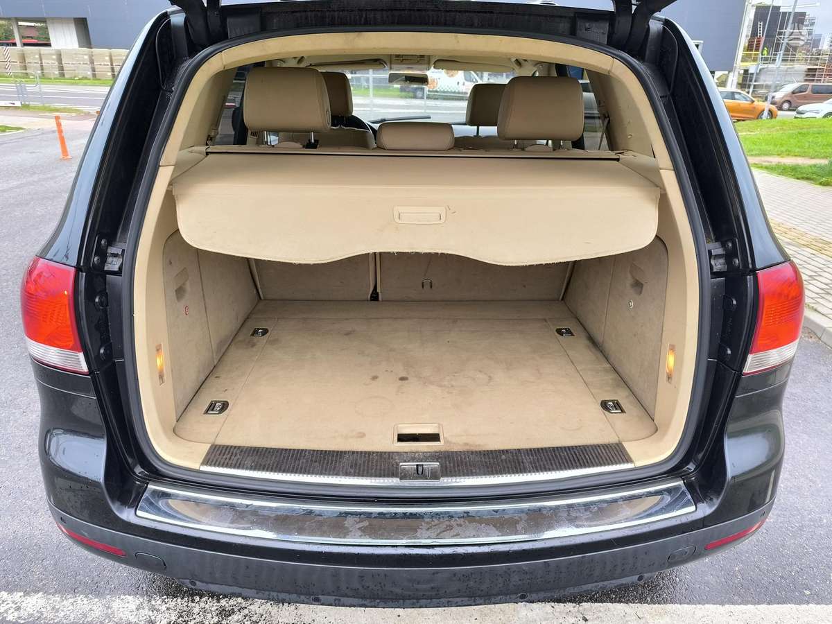 Volkswagen Touareg 2006 — photo 11