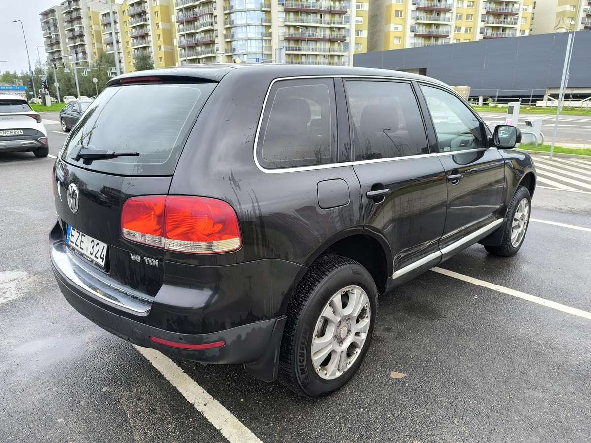 Volkswagen Touareg 2006 — engine 2967 cm³, 224 HP (165kW)