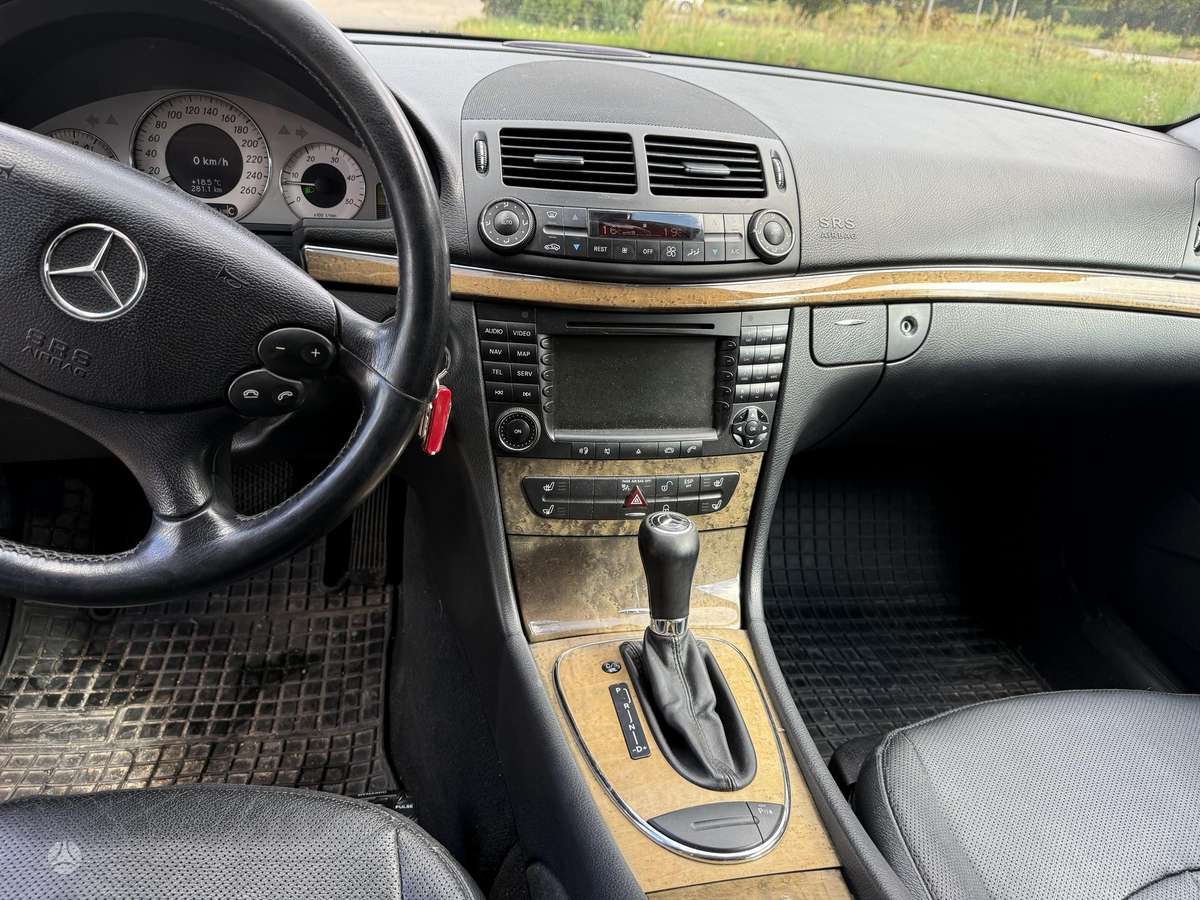 Mercedes-Benz E280 2007 — photo 11