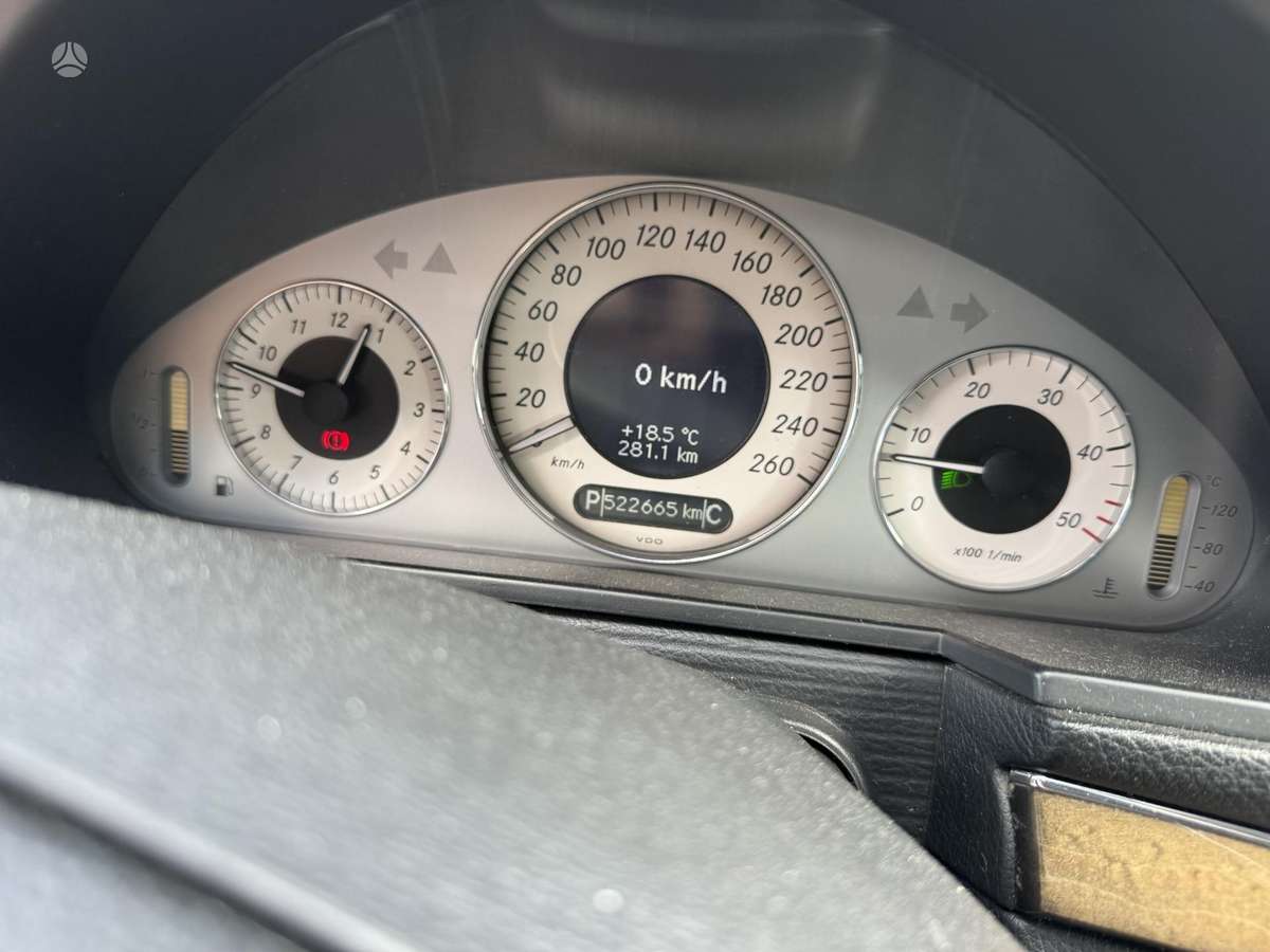 Mercedes-Benz E280 2007 — photo 7