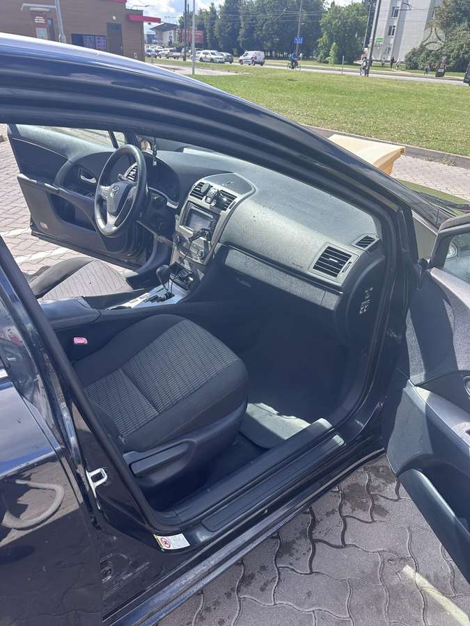 Toyota Avensis 2011 — engine 2231 cm³, 150 HP (110kW)