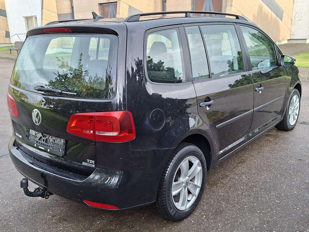 Volkswagen Touran 2011 — двигун 1600 cm³, 105 HP (77kW)