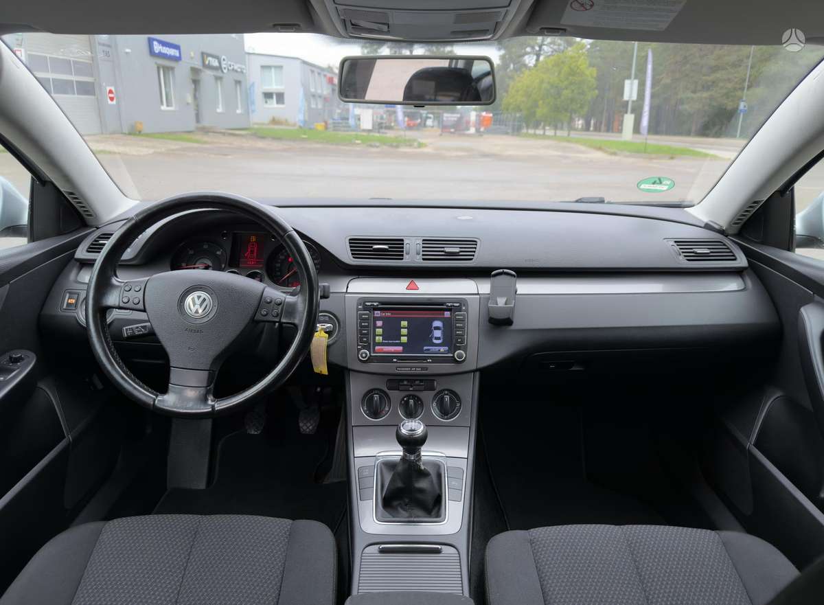 Volkswagen Passat 2008 — вигляд ззаду