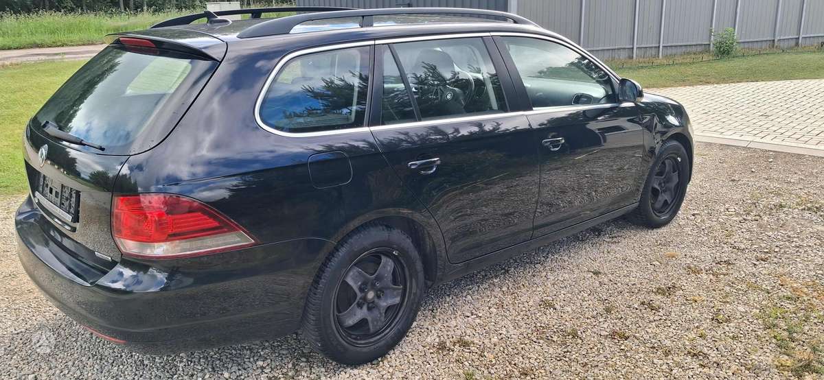 Volkswagen Golf 2011 — engine 1598 cm³, 105 HP (77kW)