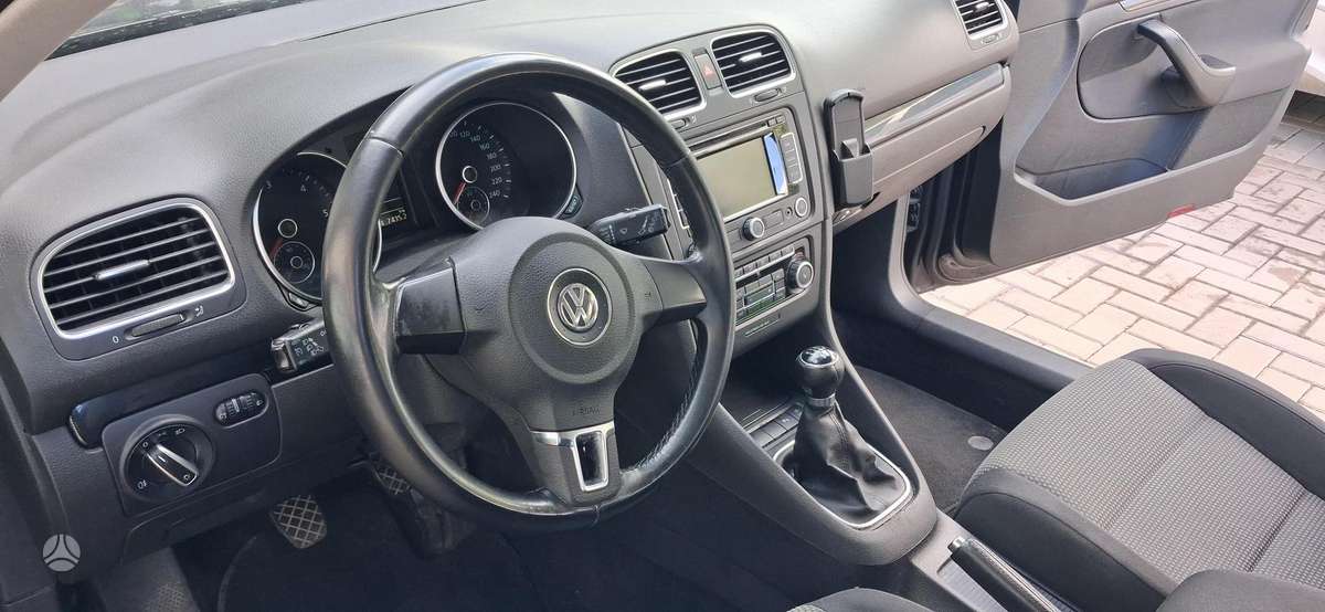 Volkswagen Golf 2011 — photo 9