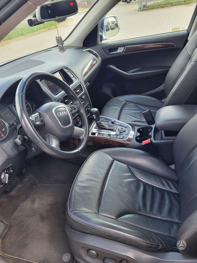 Audi Q5 2010 — photo 10