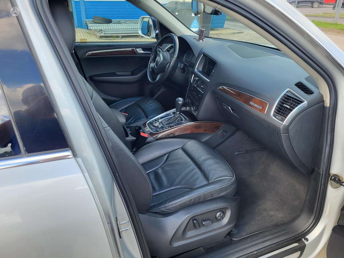 Audi Q5 2010 — photo 13