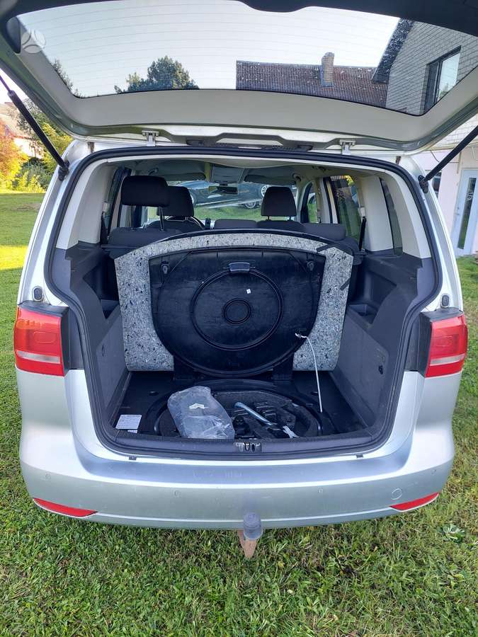 Volkswagen Touran 2012 — photo 10