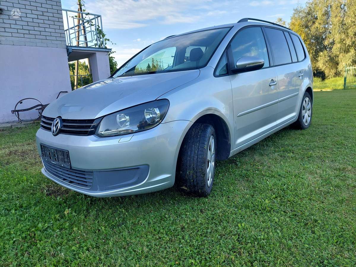 Volkswagen Touran 2012 — engine 1968 cm³, 140 HP (103kW)