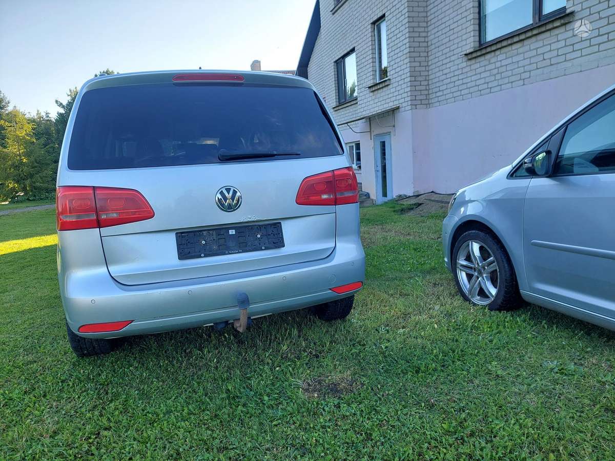 Volkswagen Touran 2012 — photo 8