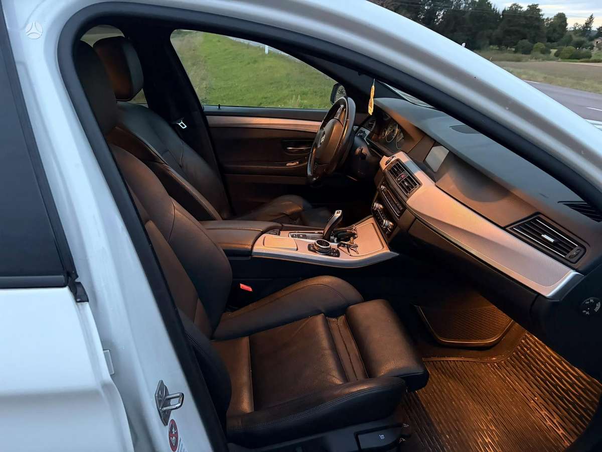 BMW 520 2012 — photo 12