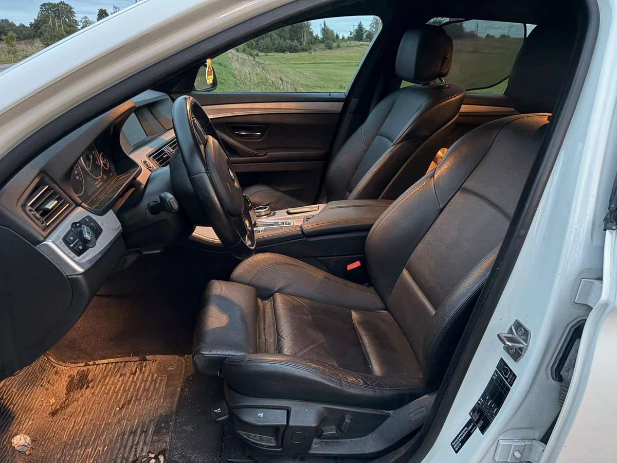 BMW 520 2012 — photo 14