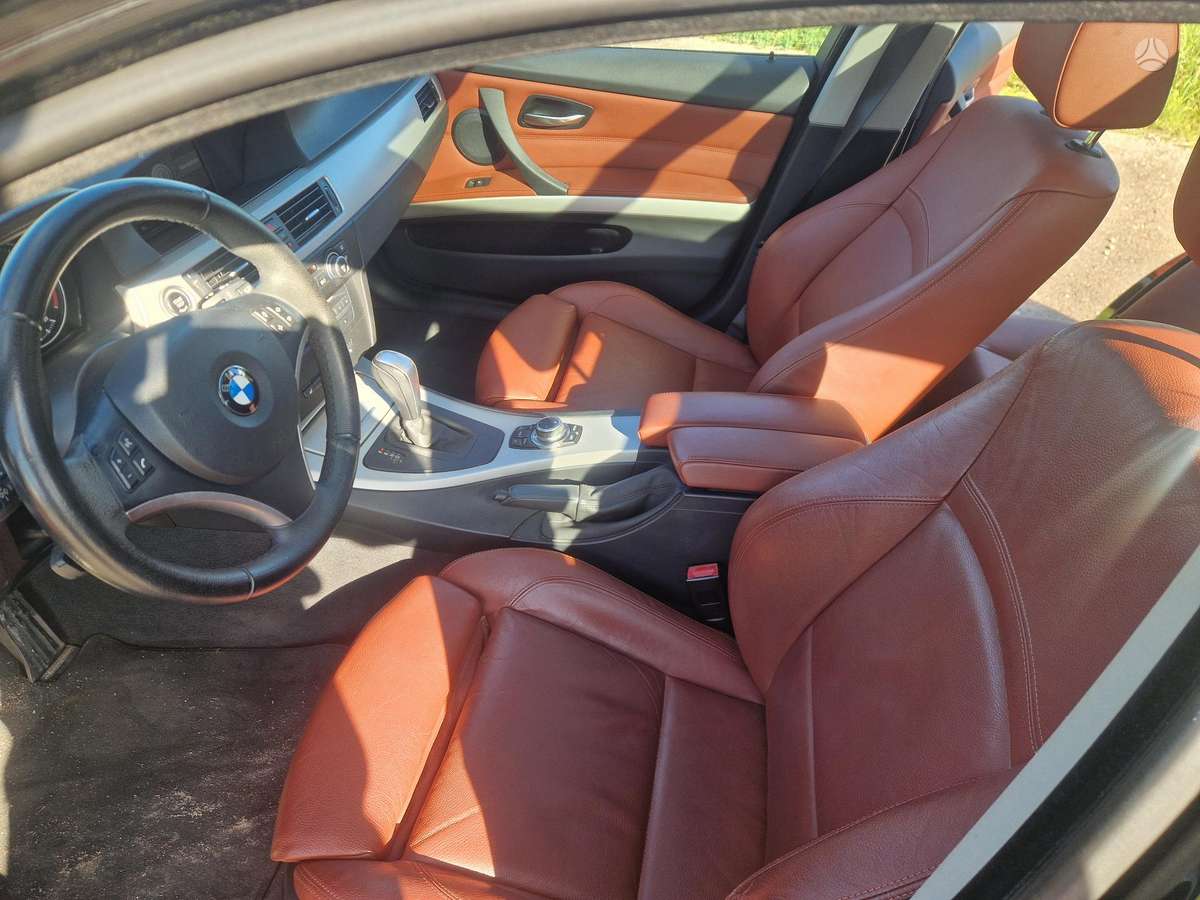 BMW 320 2009 — photo 15