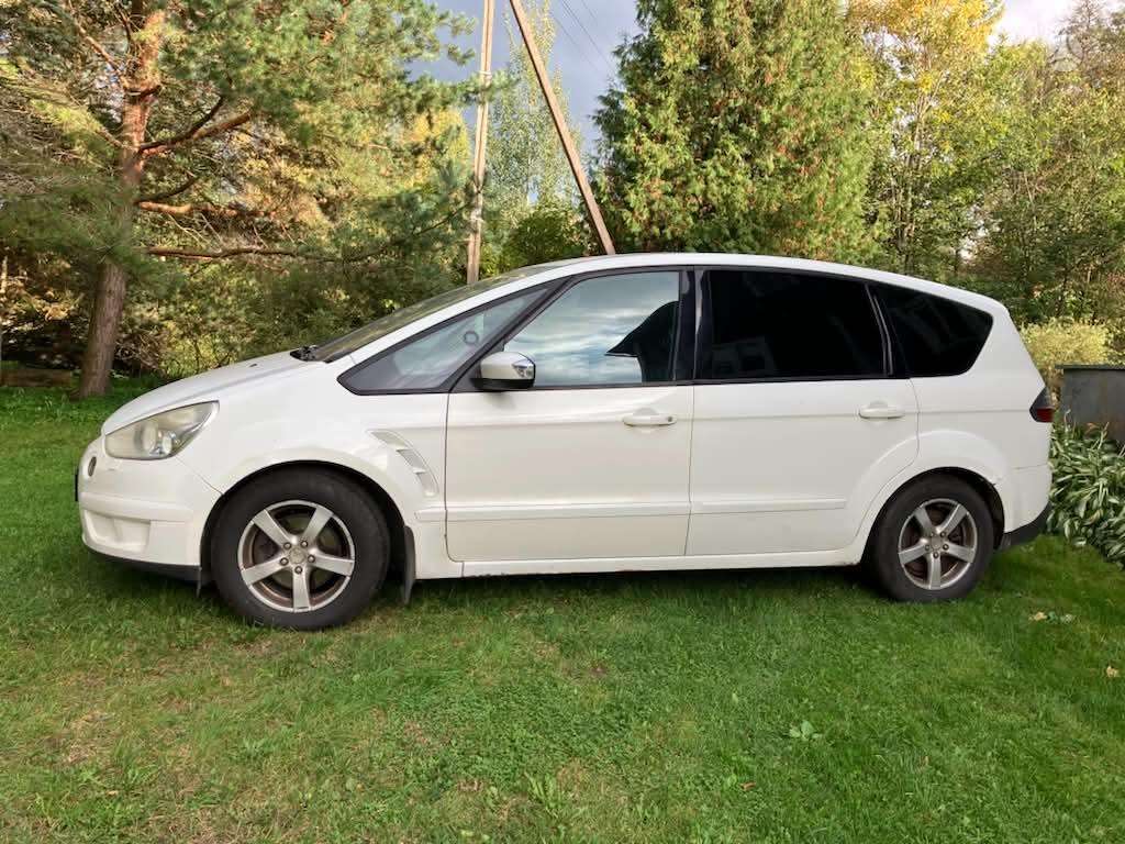 Ford S-MAX 2006 — rear view