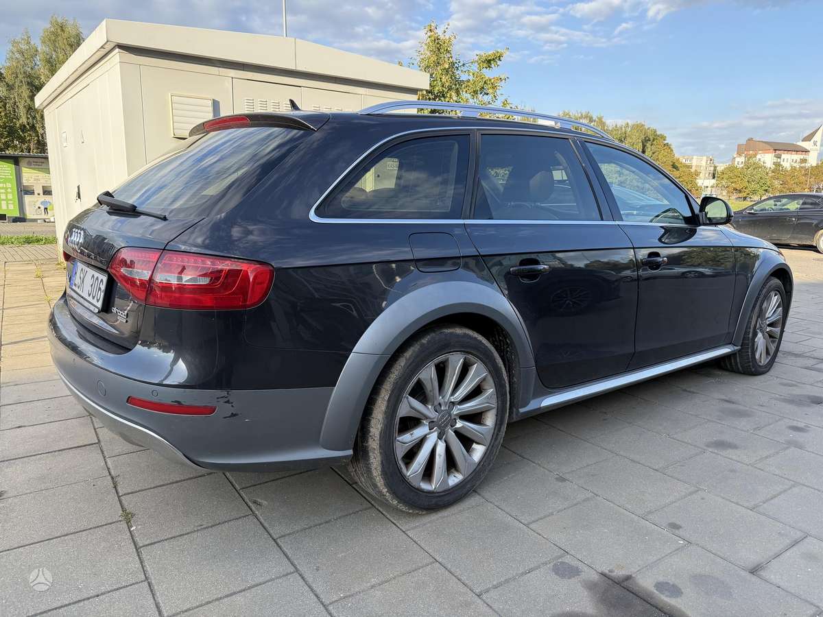 Audi A4 2013 — interior