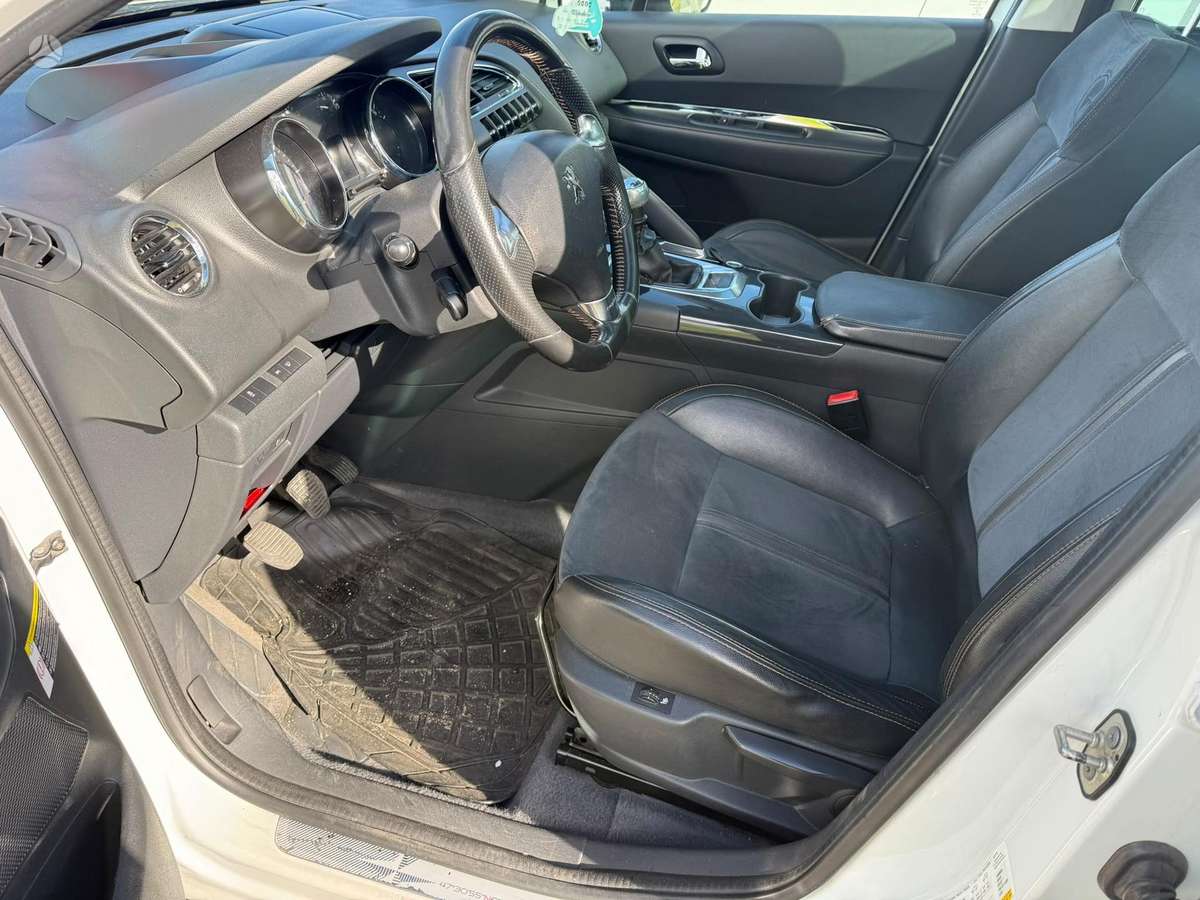 Peugeot 3008 2015 — photo 21
