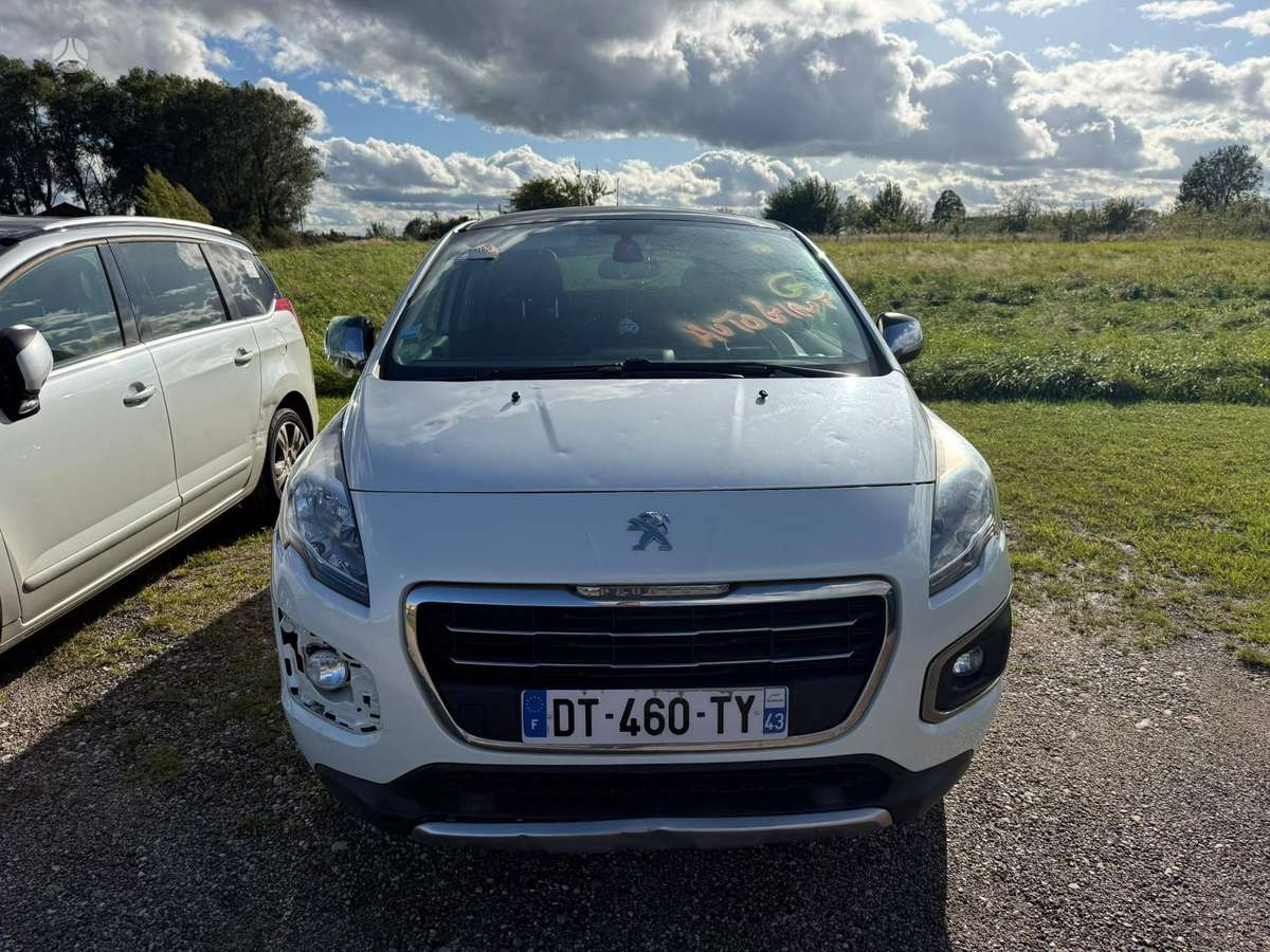 Peugeot 3008 2015 — interior