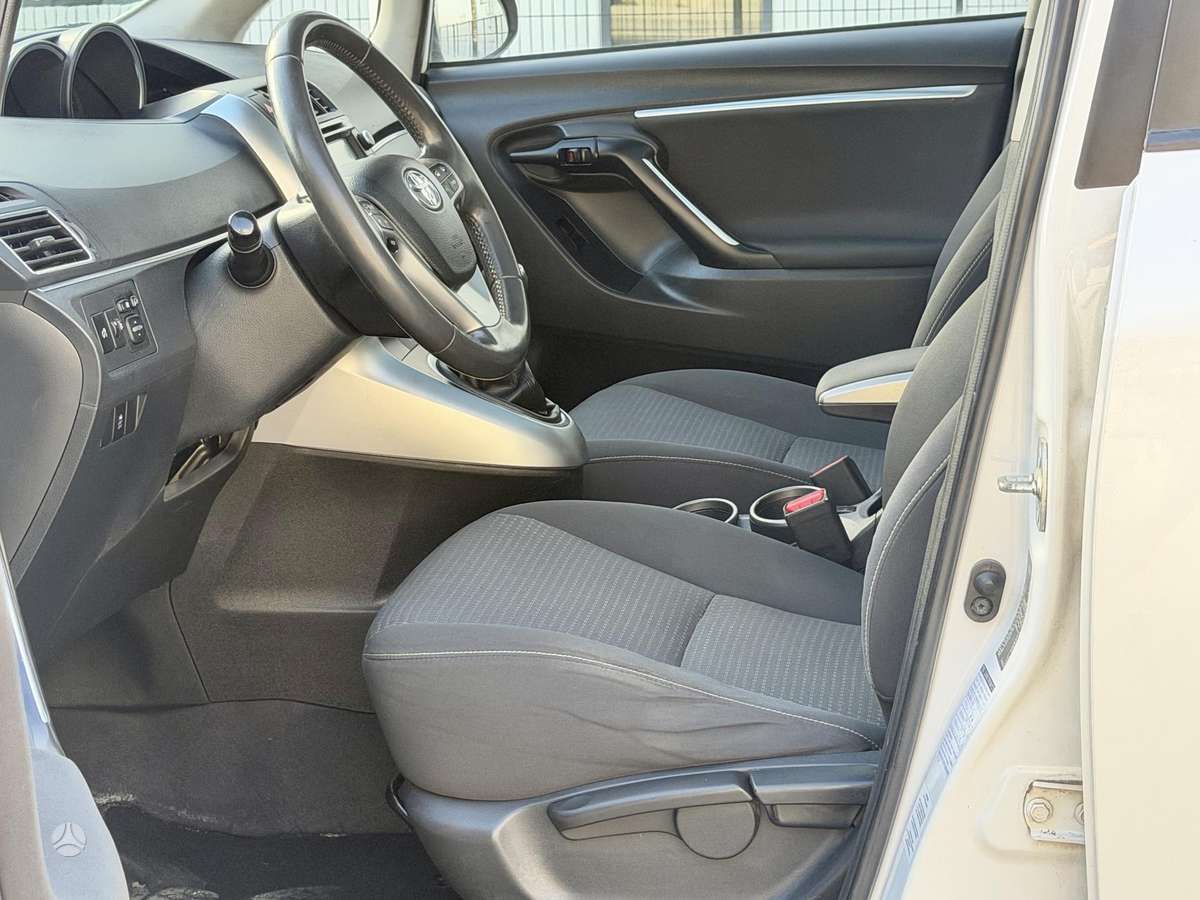 Toyota Verso 2014 — photo 10