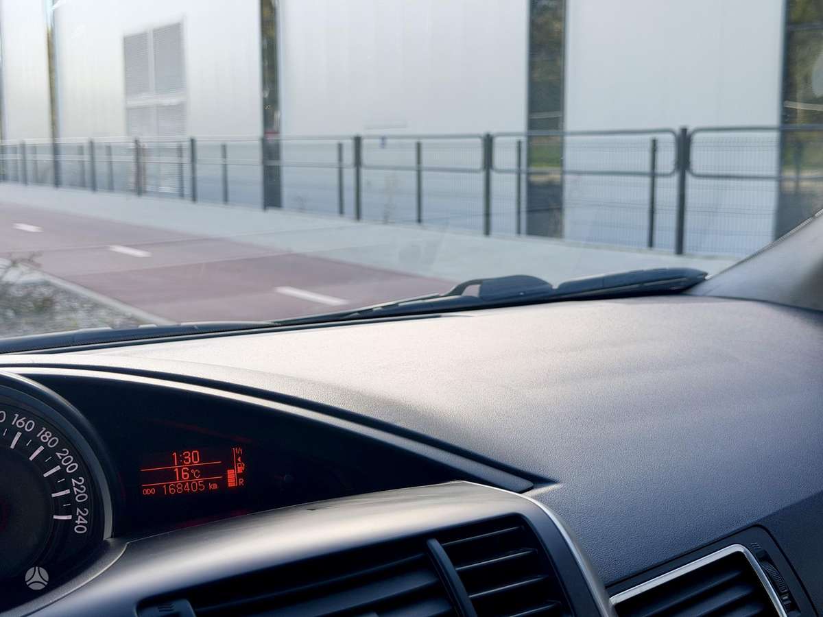 Toyota Verso 2014 — photo 16