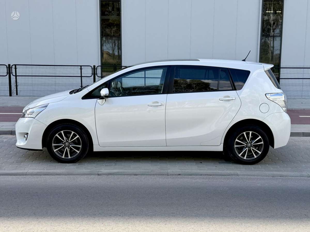 Toyota Verso 2014 — engine 1798 cm³, 147 HP (108kW)