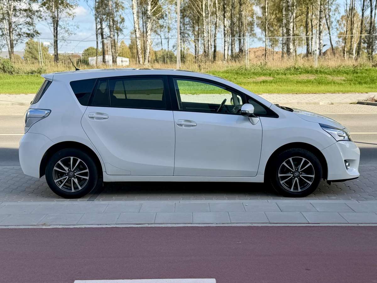 Toyota Verso 2014 — photo 5