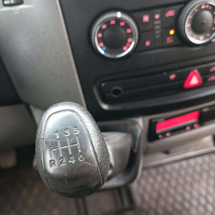 Volkswagen Crafter 2008 — photo 8