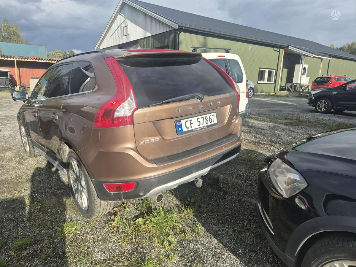 Volvo XC60 2008 — салон