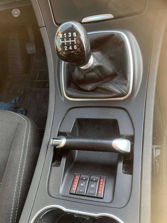 Ford Galaxy 2013 — photo 15