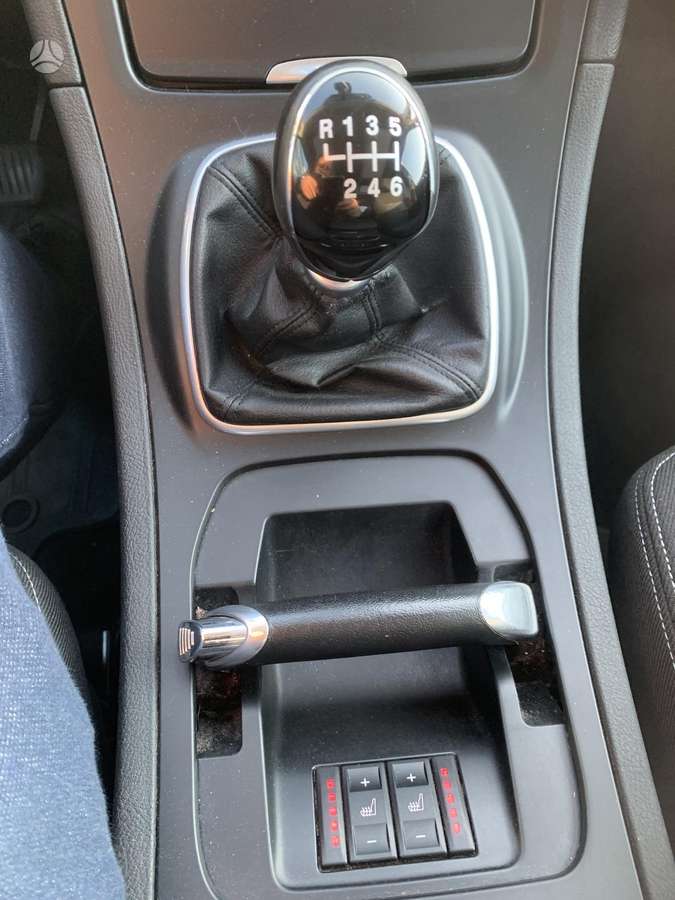 Ford Galaxy 2013 — photo 19